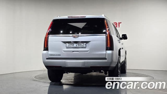Cadillac Escalade 2018 — Фото 3/20