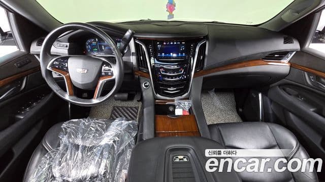 Cadillac Escalade 2018 — Фото 9/20