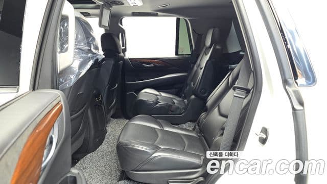 Cadillac Escalade 2018 — Фото 10/20
