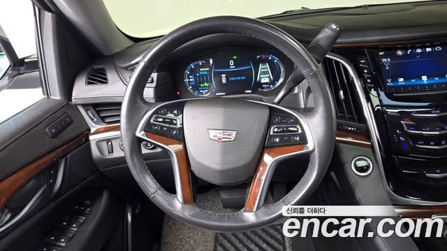 Cadillac Escalade 2018 — Фото 12/20