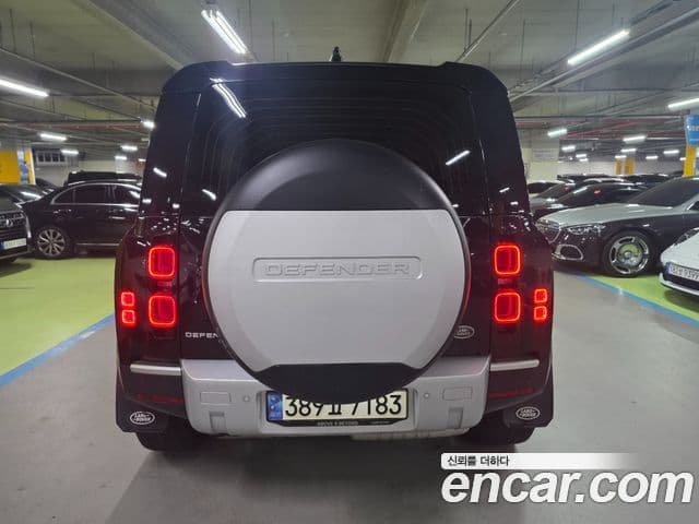 Land Rover Defender 2020 — Photo 1/20