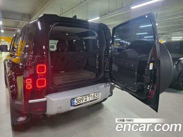 Land Rover Defender 2020 — Photo 7/20