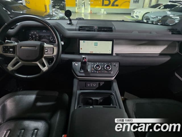 Land Rover Defender 2020 — Photo 16/20