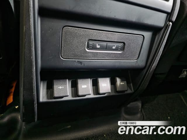 Land Rover Defender 2020 — Photo 10/20