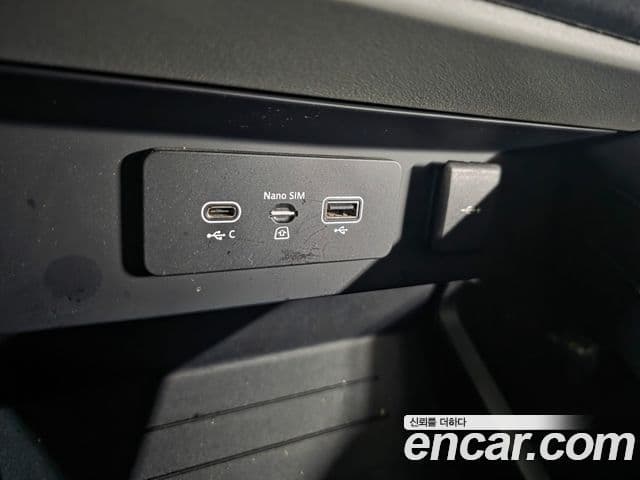 Land Rover Defender 2020 — Photo 19/20
