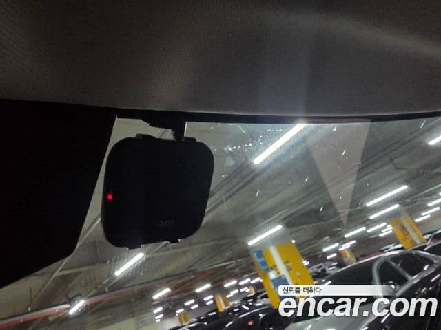 Land Rover Defender 2020 — Photo 6/20