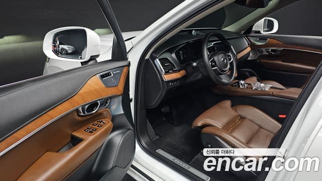 Volvo XC90 2019 — Фото 10/20