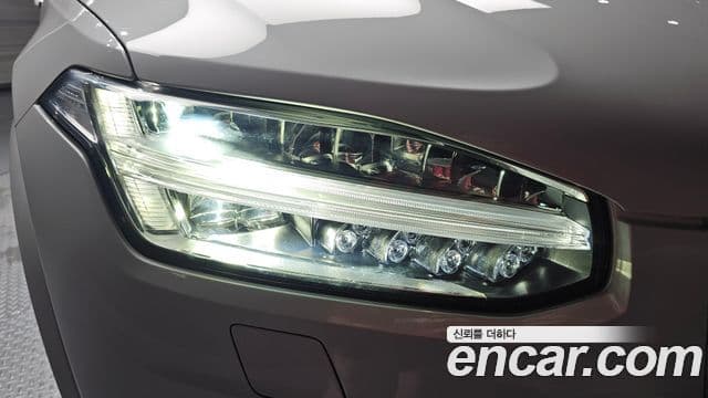 Volvo XC90 2019 — Şəkil 8/30
