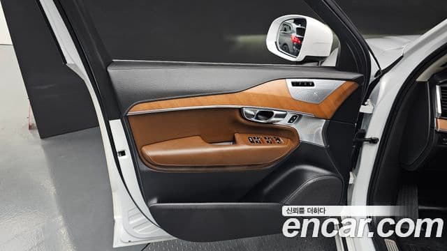 Volvo XC90 2019 — Şəkil 9/30