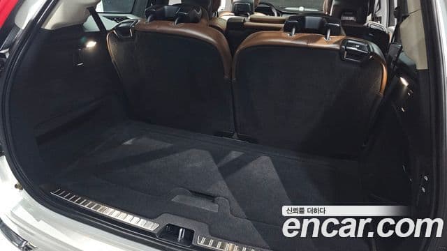 Volvo XC90 2019 — Şəkil 23/30