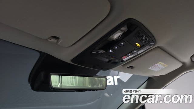 Kia Carnival 2024 — Фото 18/20