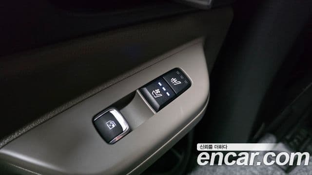 Kia Carnival 2024 — Фото 19/20