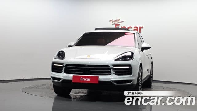 Porsche Cayenne 2023 — Photo 18/41