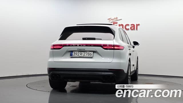 Porsche Cayenne 2023 — Photo 3/41