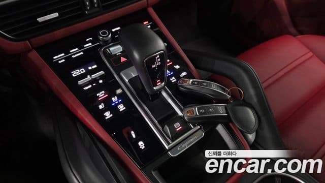 Porsche Cayenne 2023 — Photo 16/41