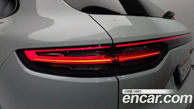 Porsche Cayenne 2023 — Photo 30/41