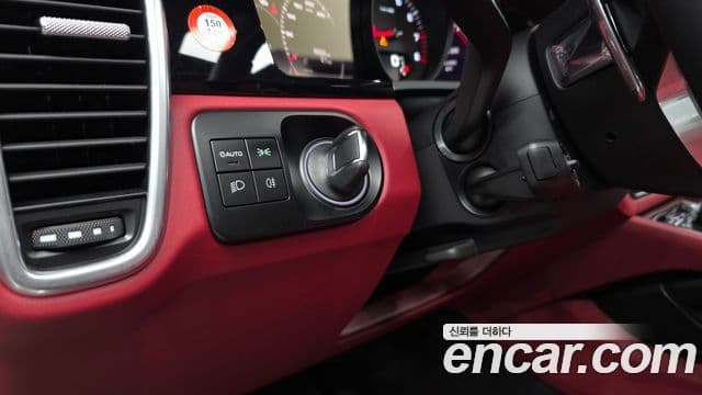 Porsche Cayenne 2023 — Photo 38/41