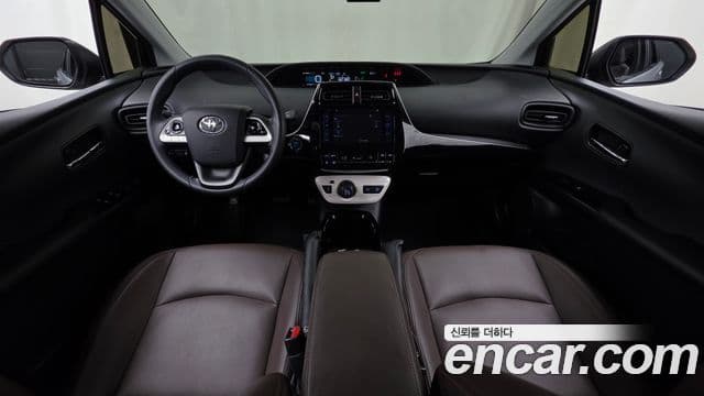 Toyota Prius 2018 — Şəkil 19/30