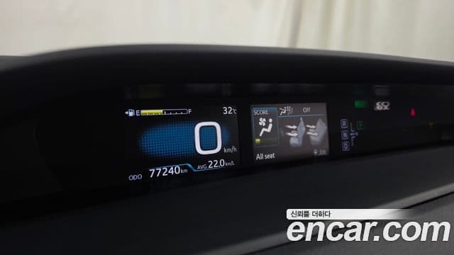 Toyota Prius 2018 — Şəkil 9/30