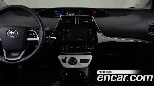 Toyota Prius 2018 — Şəkil 24/30