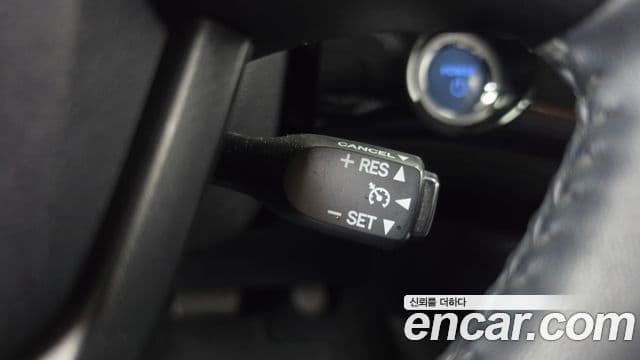 Toyota Prius 2018 — Şəkil 30/30