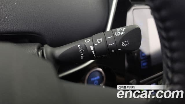 Toyota Prius 2018 — Şəkil 4/30