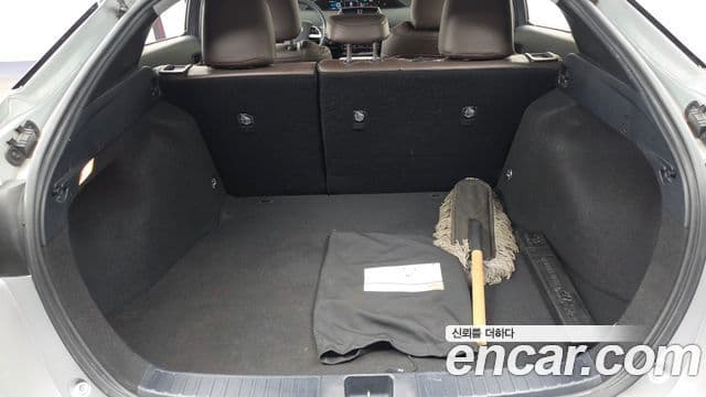 Toyota Prius 2018 — Şəkil 12/30