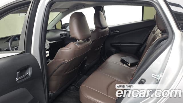 Toyota Prius 2018 — Şəkil 5/30