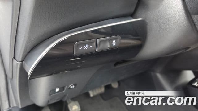 Toyota Prius 2018 — Şəkil 25/30