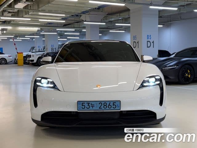 Porsche Taycan 2021 — Photo 11/20