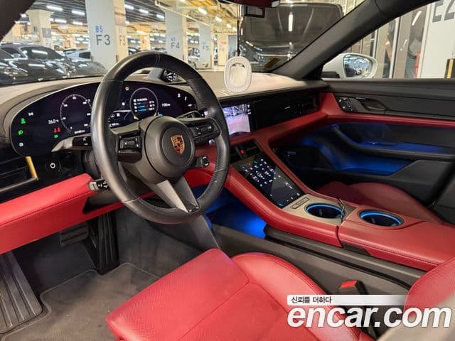 Porsche Taycan 2021 — Photo 3/20