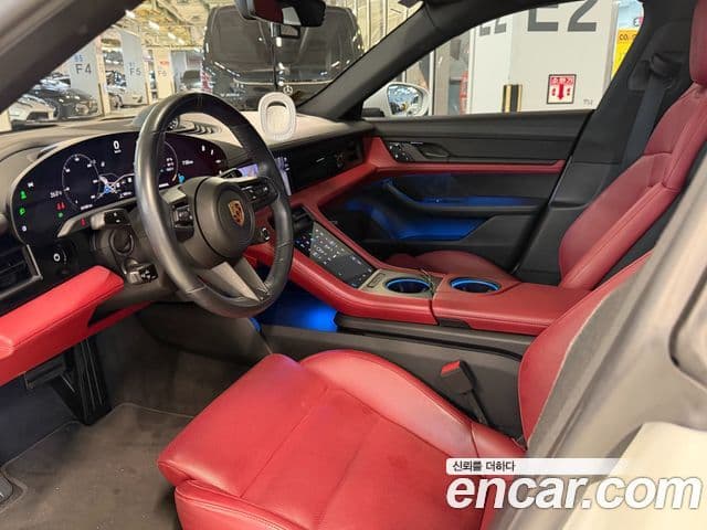 Porsche Taycan 2021 — Photo 13/20
