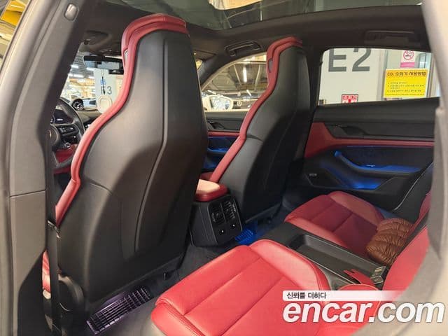 Porsche Taycan 2021 — Photo 4/20