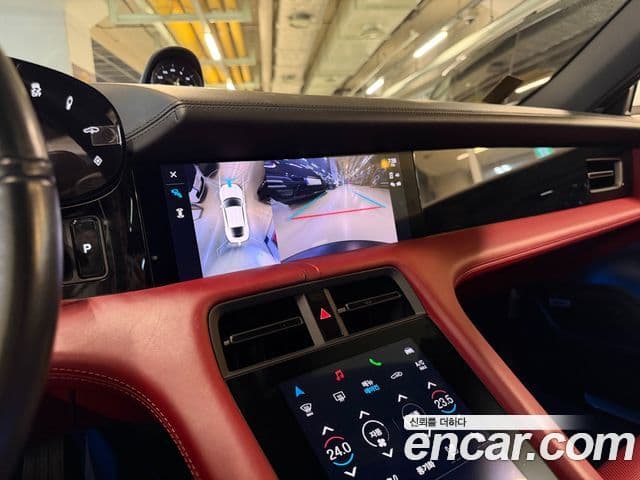 Porsche Taycan 2021 — Photo 15/20