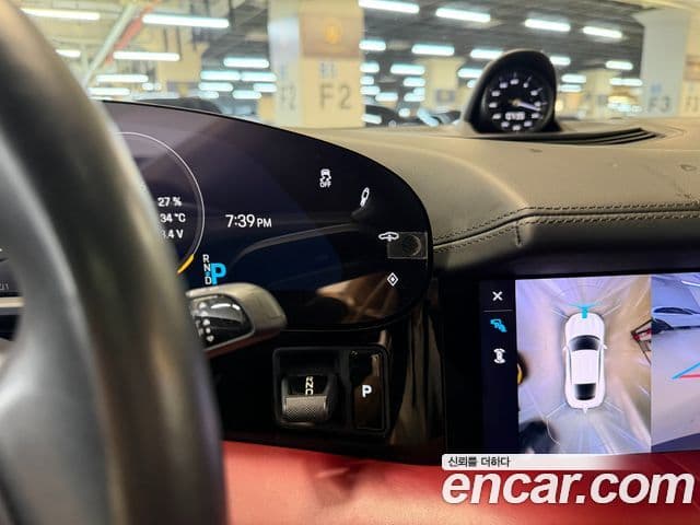 Porsche Taycan 2021 — Photo 19/20