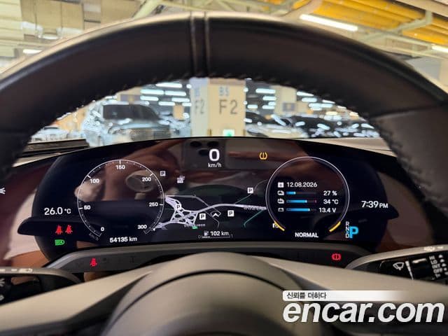 Porsche Taycan 2021 — Photo 9/20