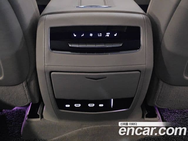 Cadillac Escalade 2021 — Şəkil 9/20