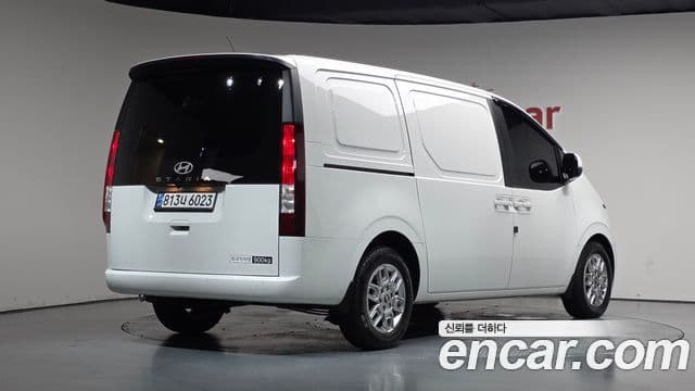 Hyundai Staria 2024 — Фото 2/20