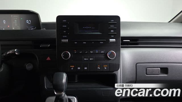 Hyundai Staria 2024 — Фото 14/20