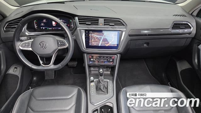 Volkswagen Tiguan 2021 — ფოტო 28/34