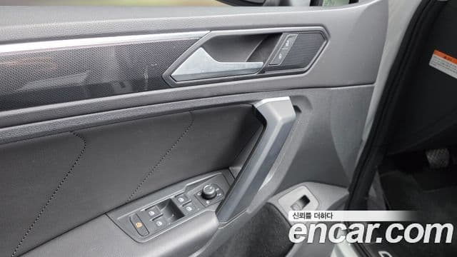 Volkswagen Tiguan 2021 — ფოტო 6/34