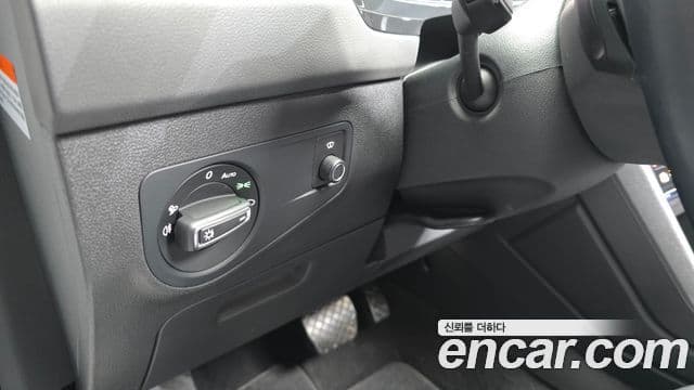 Volkswagen Tiguan 2021 — ფოტო 7/34
