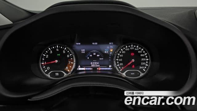 Jeep Renegade 2022 — ფოტო 31/32