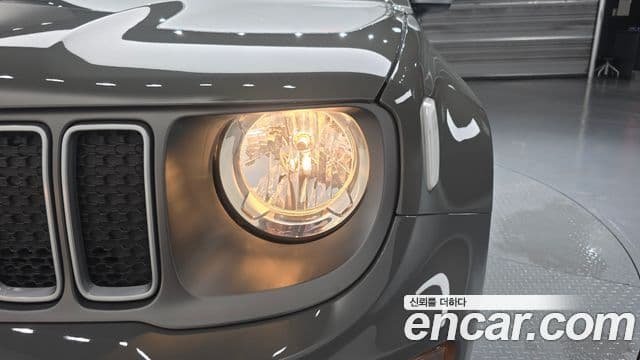 Jeep Renegade 2022 — ფოტო 10/32