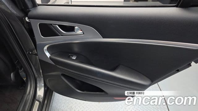 Genesis G70 2021 — Photo 23/30