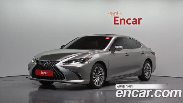 Lexus ES300h 2023 — Şəkil 27/33