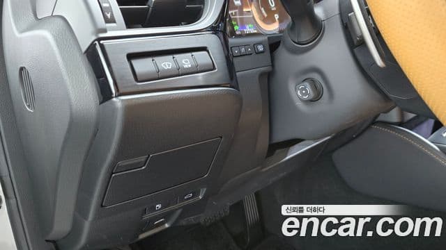 Lexus ES300h 2023 — Şəkil 23/33