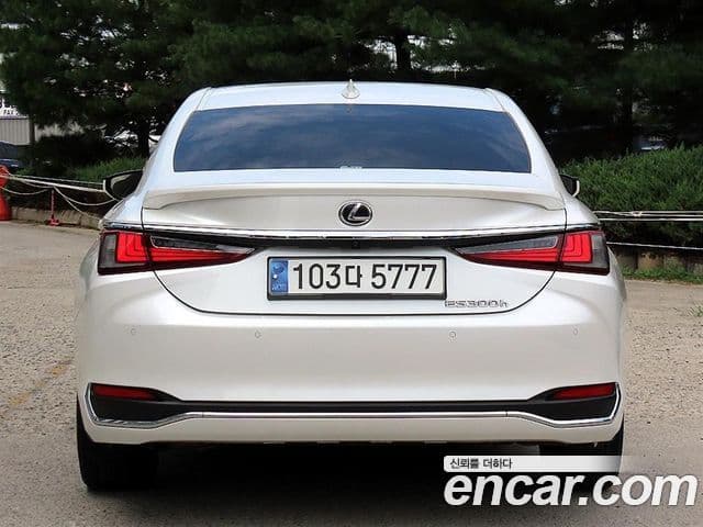 Lexus ES300h 2023 — Şəkil 1/16