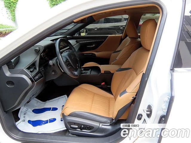 Lexus ES300h 2023 — Şəkil 4/16