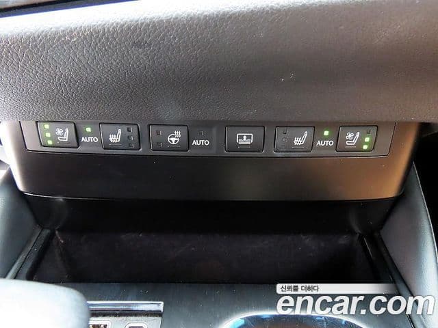 Lexus ES300h 2023 — Şəkil 16/16